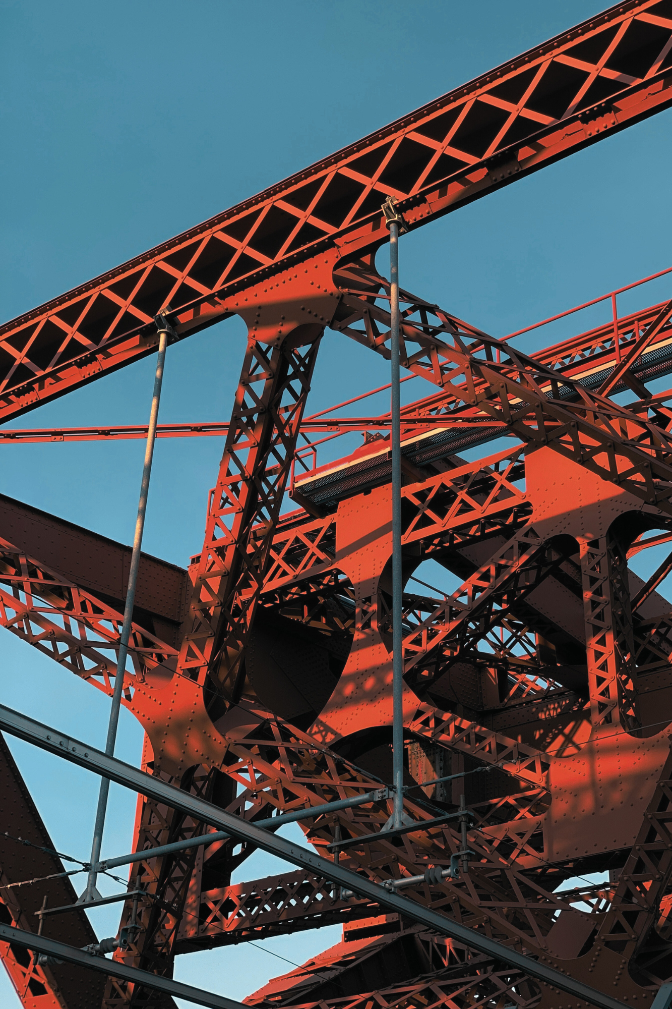 Rote Stahlkonstruktion